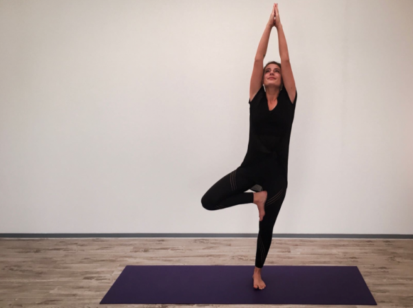 aalo yoga master opleiding houding 768x574